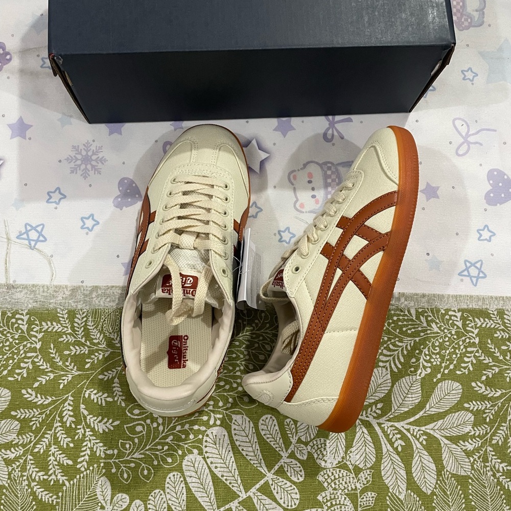 Onitsuka Tiger by Asics Cream & Brown Classic Low-Top Sneakers